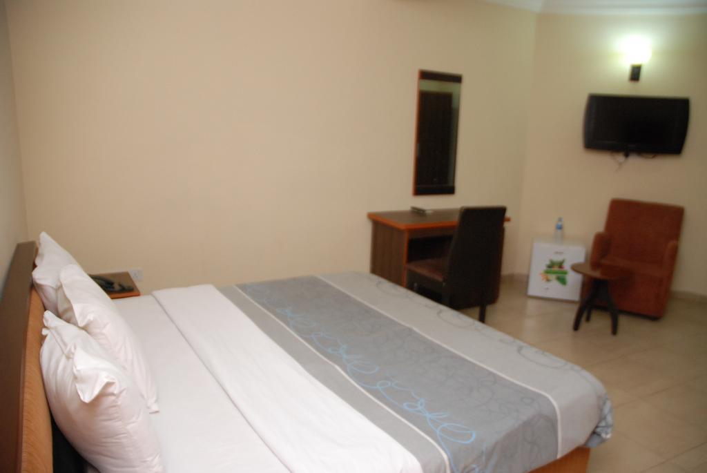 Knightsbridge Hotel Ikeja Dış mekan fotoğraf