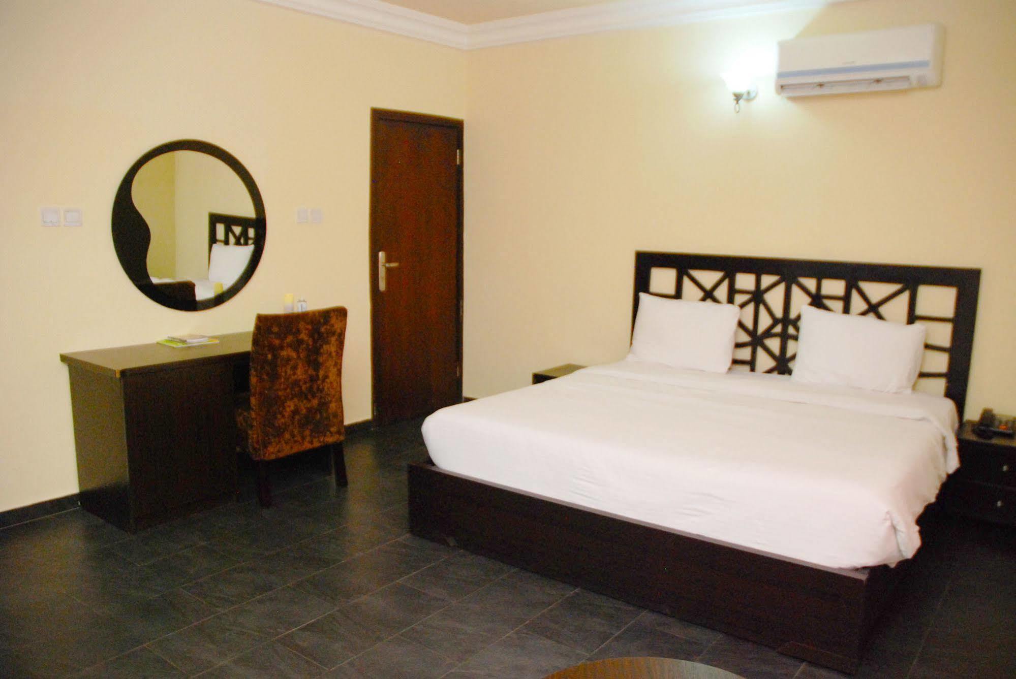 Knightsbridge Hotel Ikeja Dış mekan fotoğraf