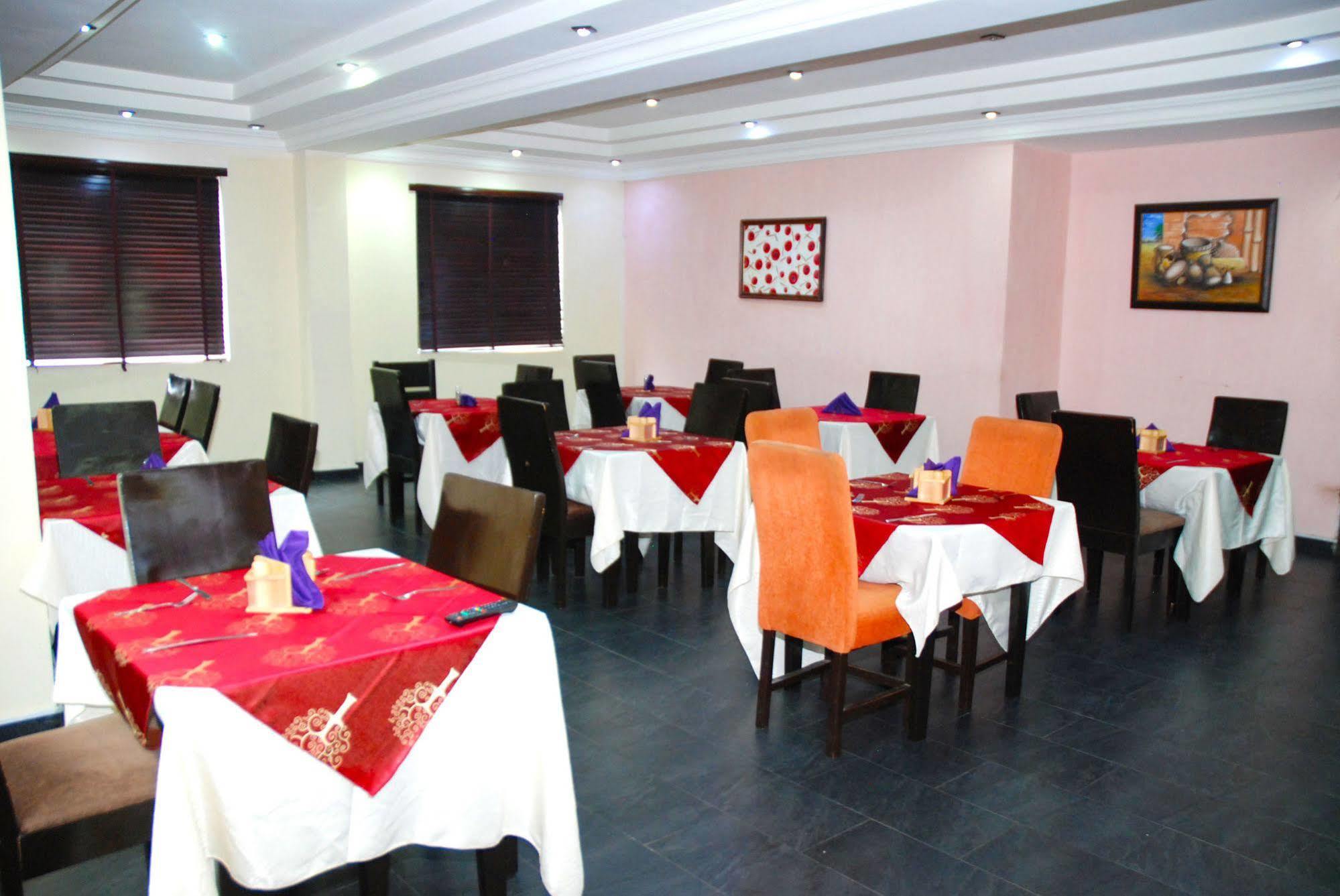 Knightsbridge Hotel Ikeja Dış mekan fotoğraf